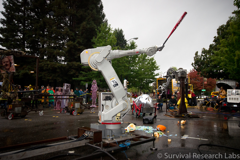 Baseball bat wielding Motoman