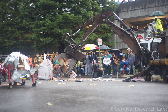 Big Arm reaches for the BugBot